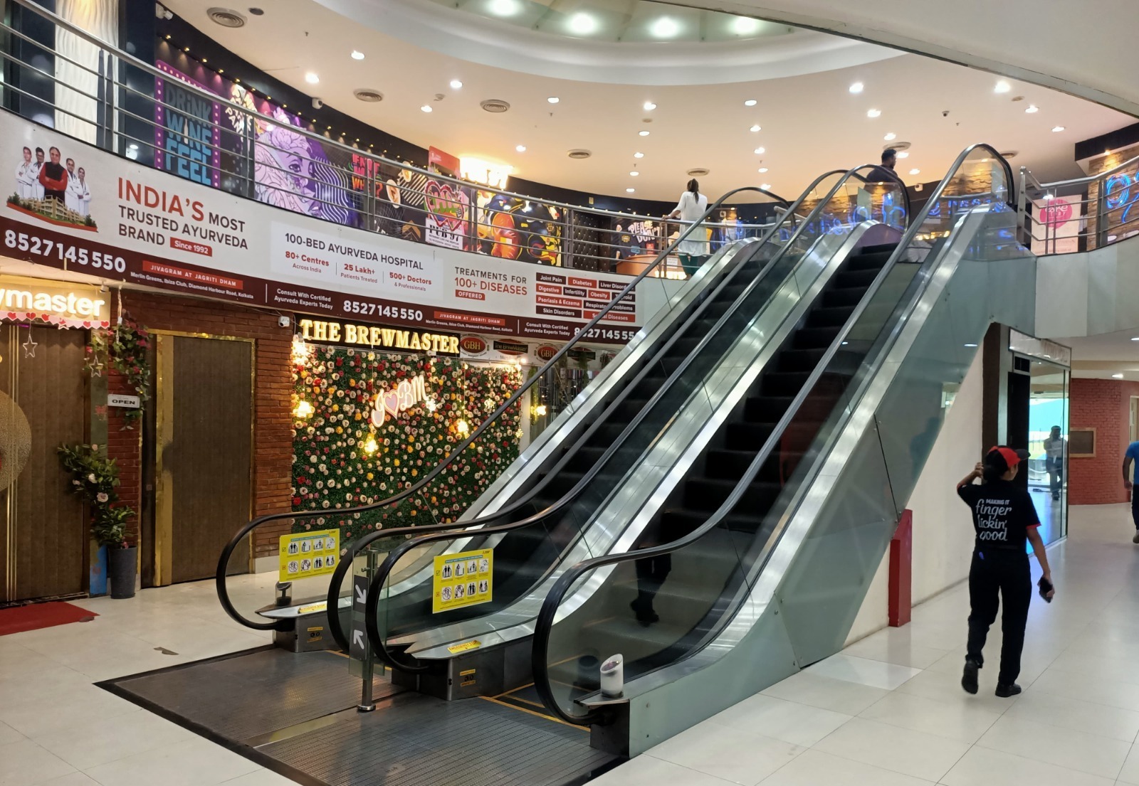 retail property for lease, commercial space, retail space